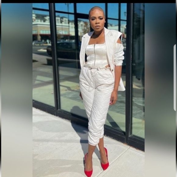 Future Collective High Rise Wide Leg Ivory Trousers W/Black Side Stripe NWT 4X - Picture 14 of 15